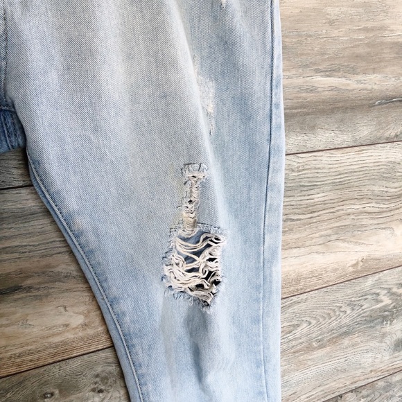 Princess Polly light wash distressed boyfriend jeans - Picture 4 of 6